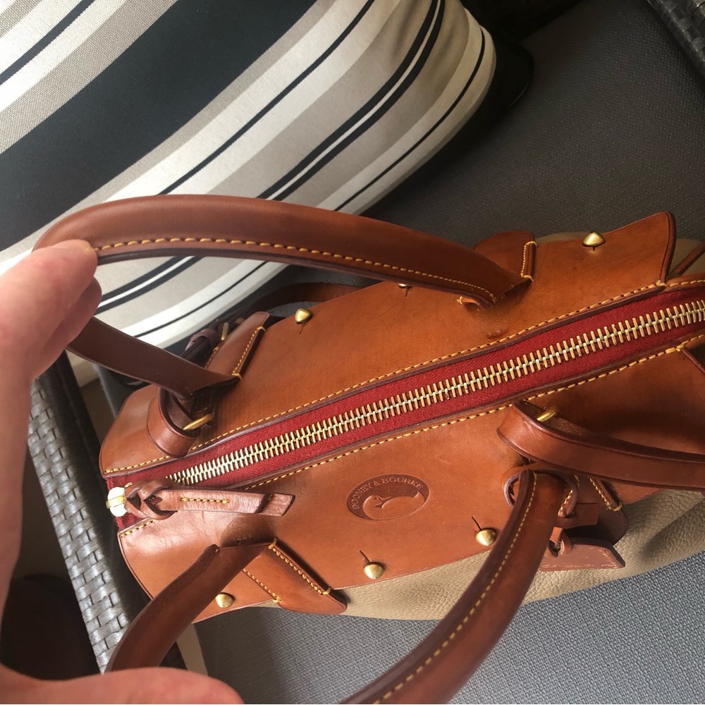 Dooney & Bourke Taupe and Brown Panama Wilson Satchel Vintage Bag - Picture 5 of 16